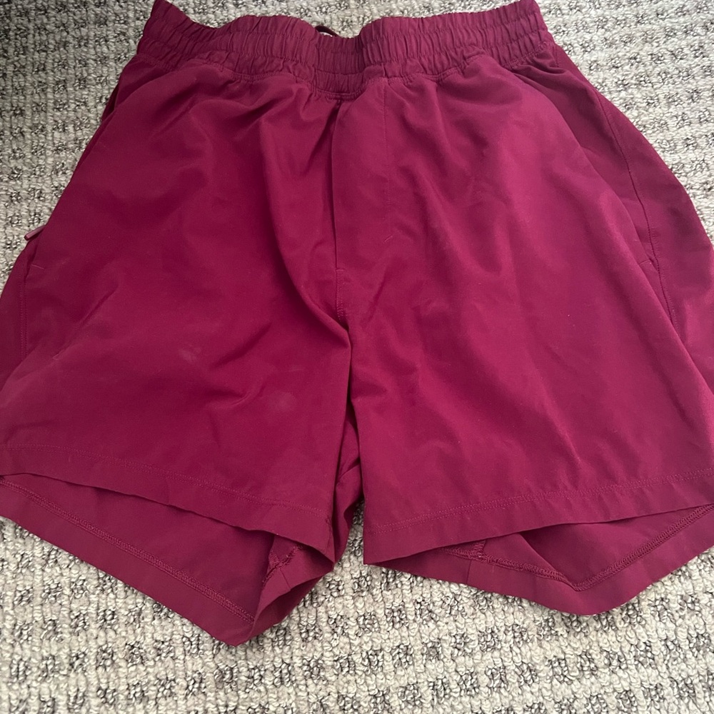 Lululemon Men’s xs pace breaker shorts